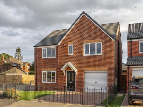 4 bedroom detached house for sale