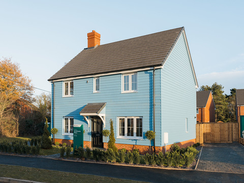 4 bedroom detached house for sale