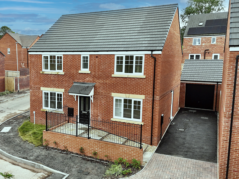 5 bedroom detached house for sale