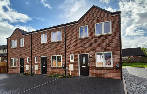 2 bedroom end terraced house for sale