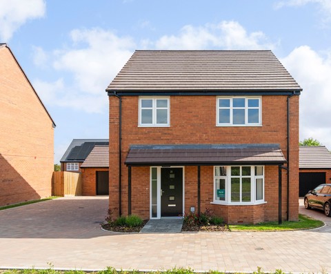 4 bedroom detached house for sale