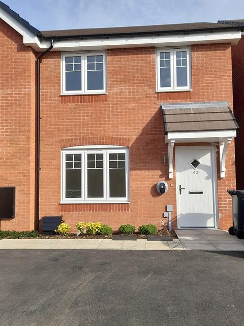 2 bedroom semi detached house for sale