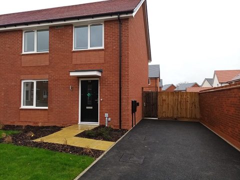 3 bedroom semi detached house for sale