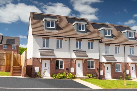 3 bedroom end terraced house for sale