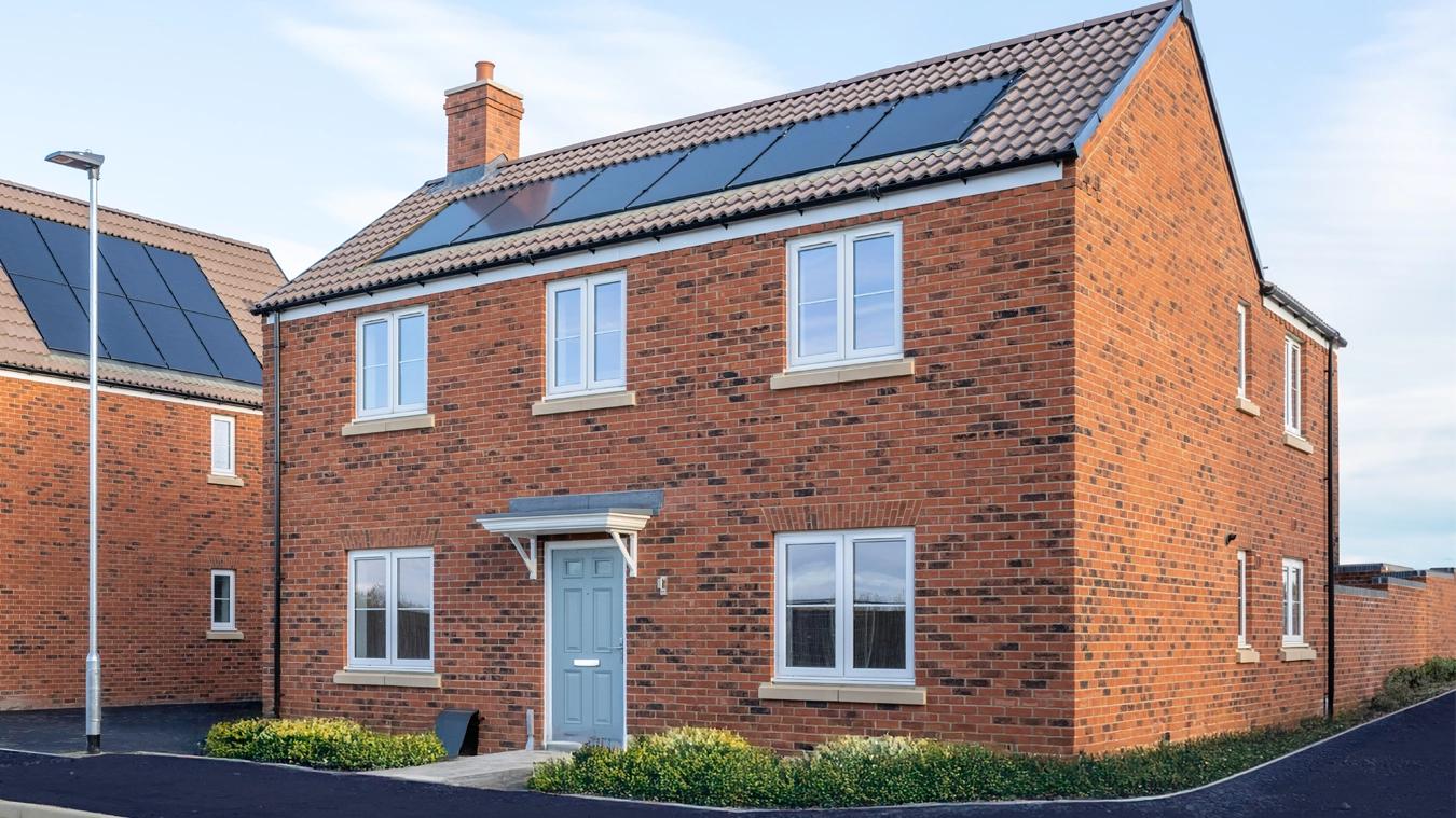 4 bedroom detached house for sale