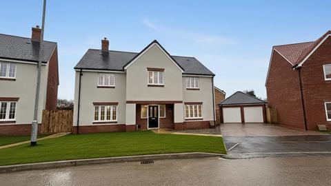 5 bedroom detached house for sale